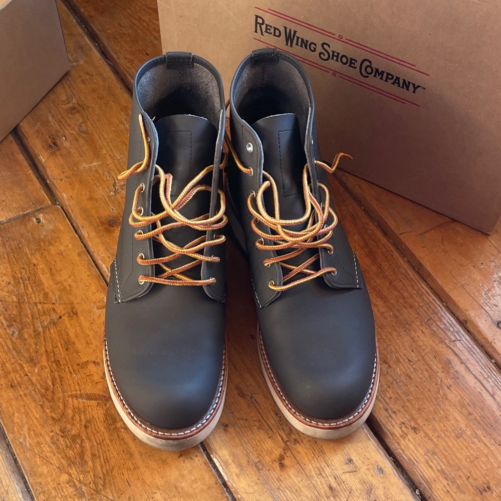 Women’s Red Wing 6” round stone buff leather - Picture 3 of 6